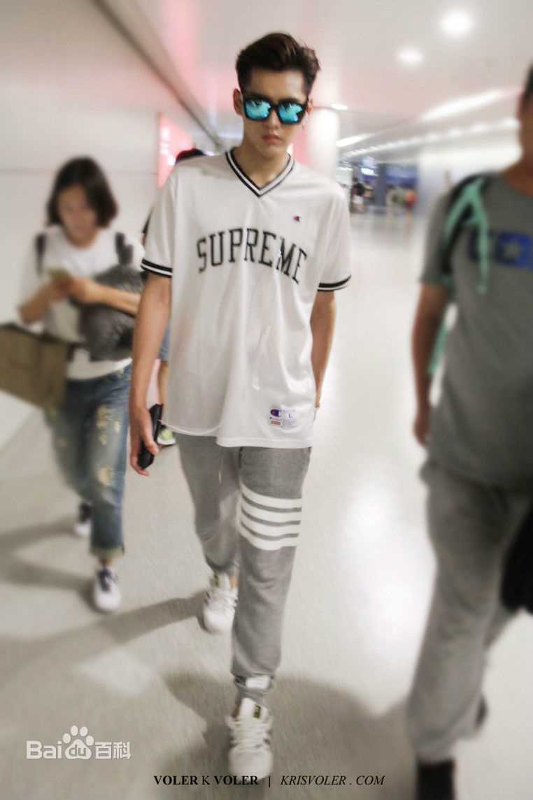吴亦凡(KRIS)机场Fashion生活照相册