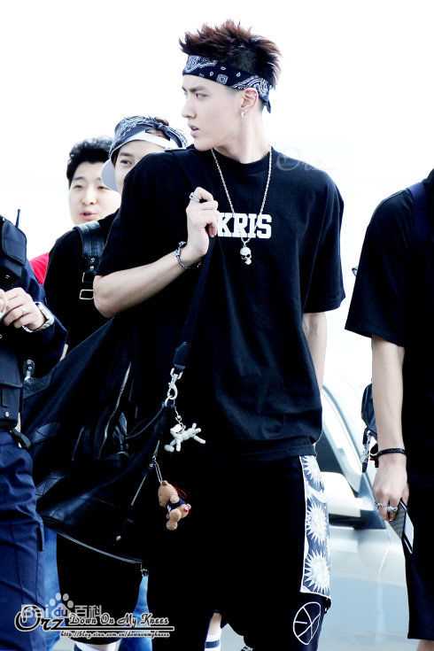 吴亦凡(KRIS)机场Fashion生活照相册