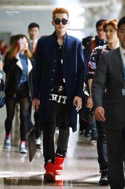 吴亦凡(KRIS)机场Fashion生活照相册