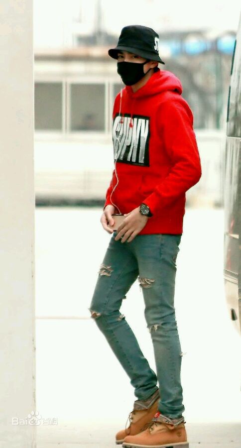 吴亦凡(KRIS)机场Fashion生活照相册