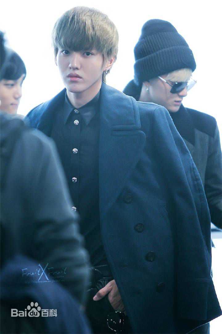 吴亦凡(KRIS)机场Fashion生活照相册