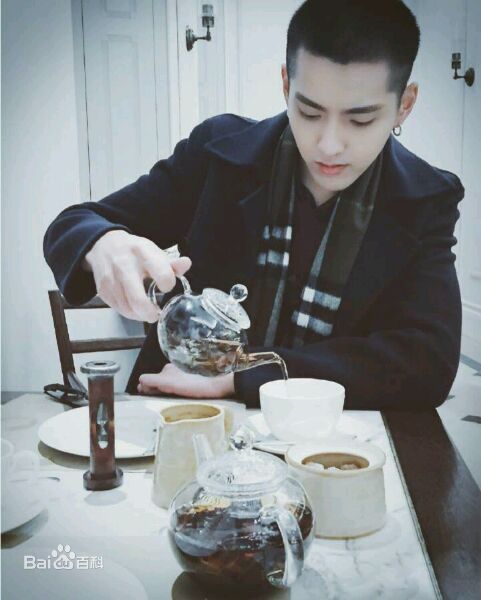 吴亦凡(KRIS)时装周生活照相册