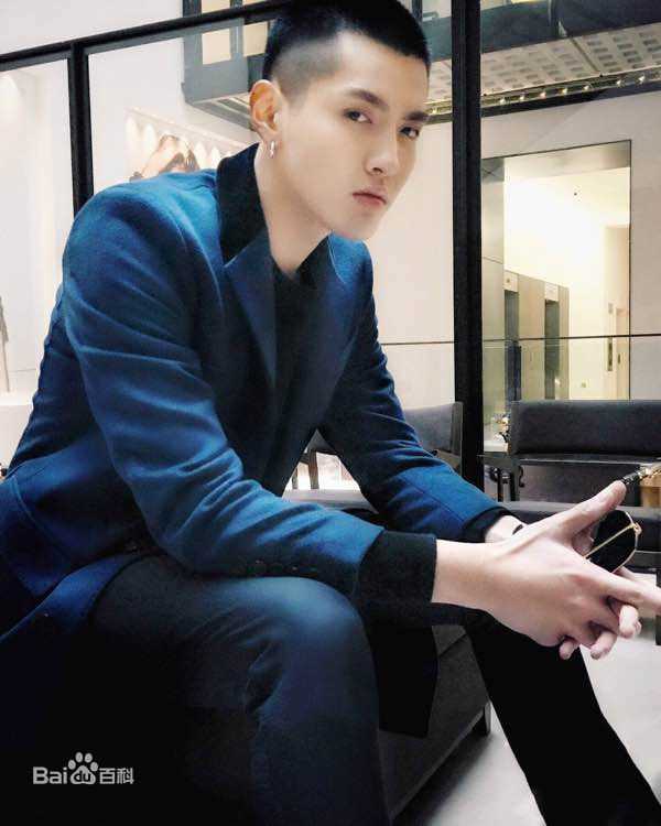 吴亦凡(KRIS)时装周生活照相册