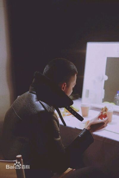 吴亦凡(KRIS)时装周生活照相册