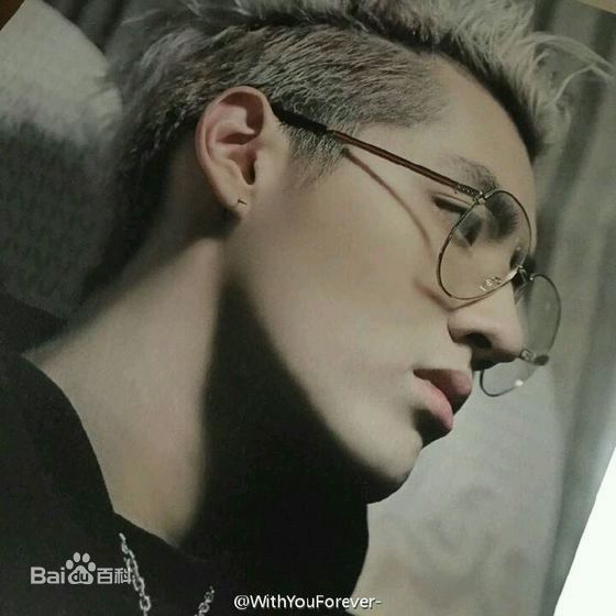 吴亦凡(KRIS)时装周生活照相册