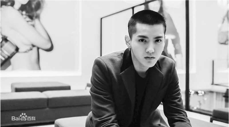 吴亦凡(KRIS)时装周生活照相册