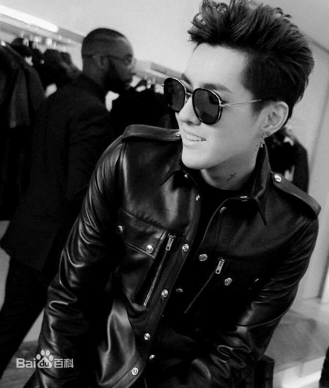 吴亦凡(KRIS)时装周生活照相册