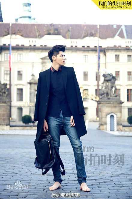 吴亦凡(KRIS) 街拍素颜照壁纸