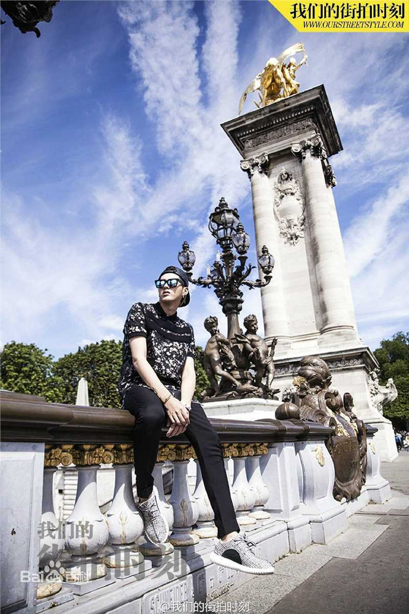 吴亦凡(KRIS) 街拍素颜照壁纸