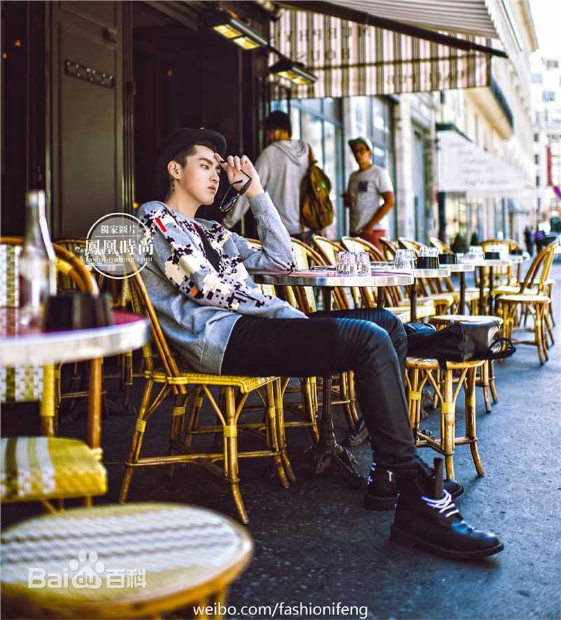 吴亦凡(KRIS) 街拍素颜照壁纸