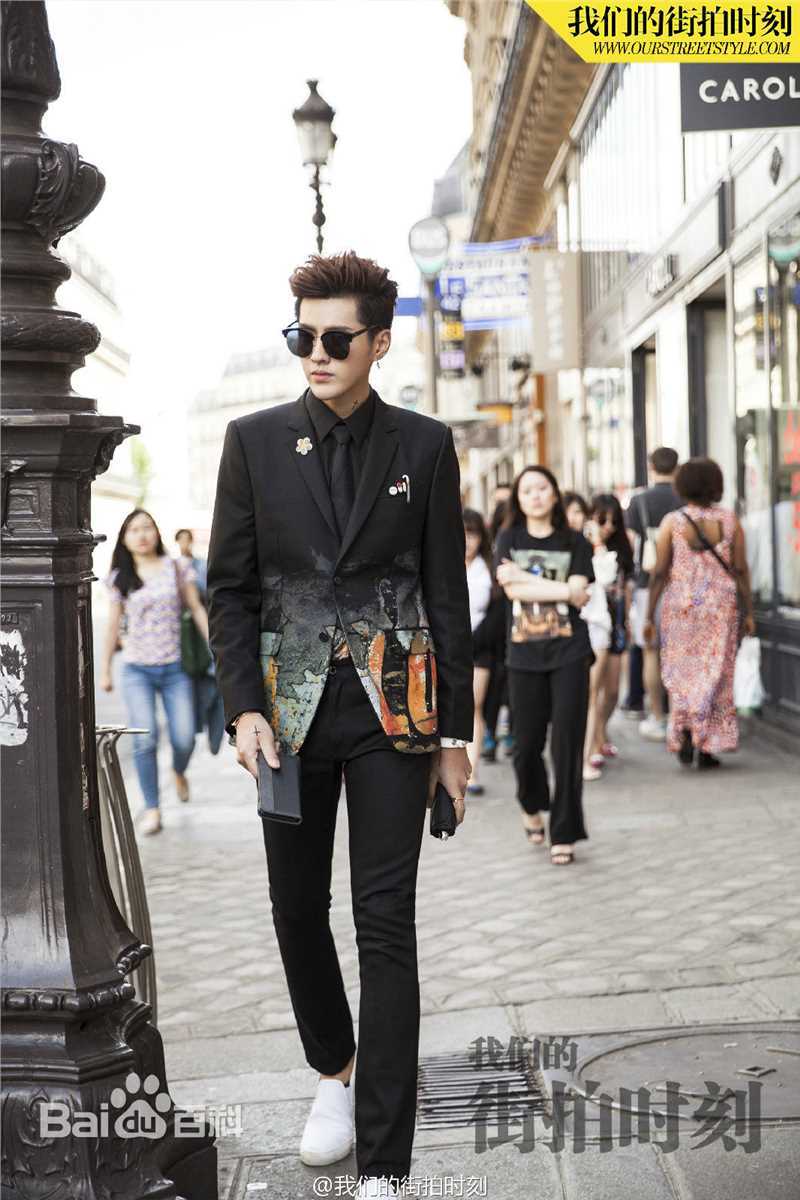 吴亦凡(KRIS) 街拍素颜照壁纸