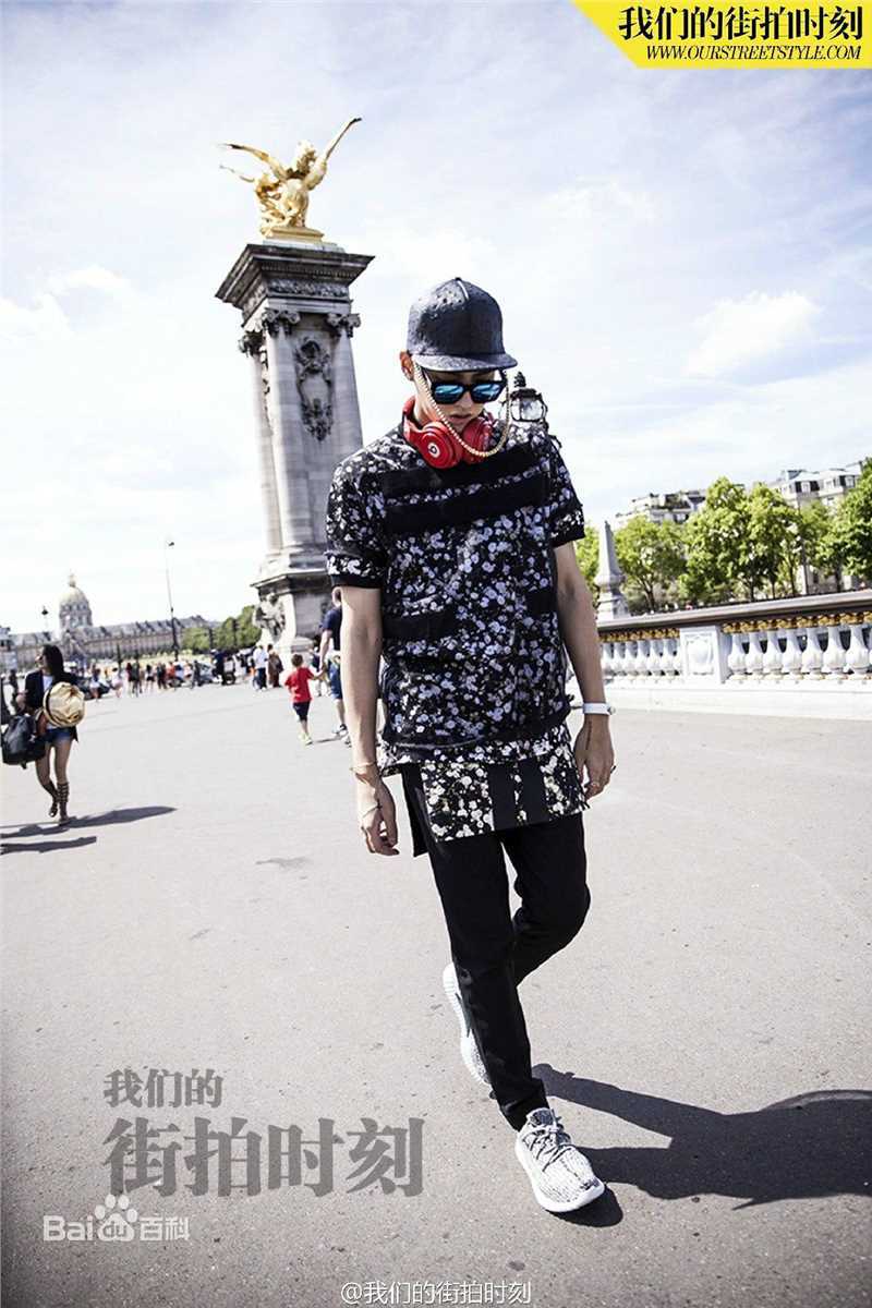 吴亦凡(KRIS) 街拍素颜照壁纸