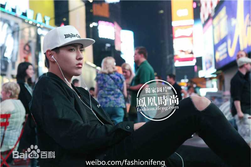 吴亦凡(KRIS) 街拍素颜照壁纸