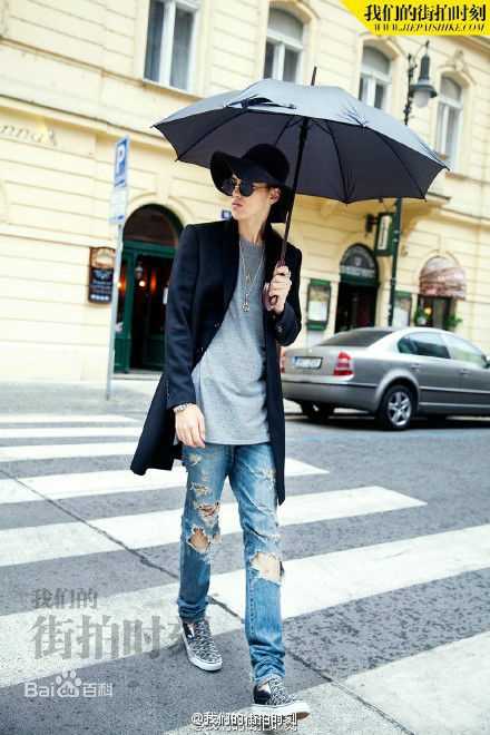 吴亦凡(KRIS) 街拍素颜照壁纸