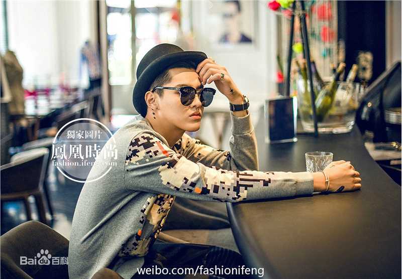 吴亦凡(KRIS) 街拍素颜照壁纸