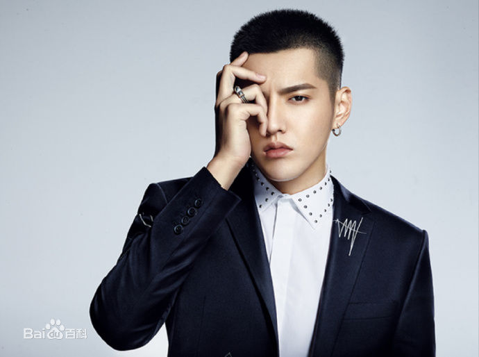 吴亦凡(KRIS)形象代言素颜照相册