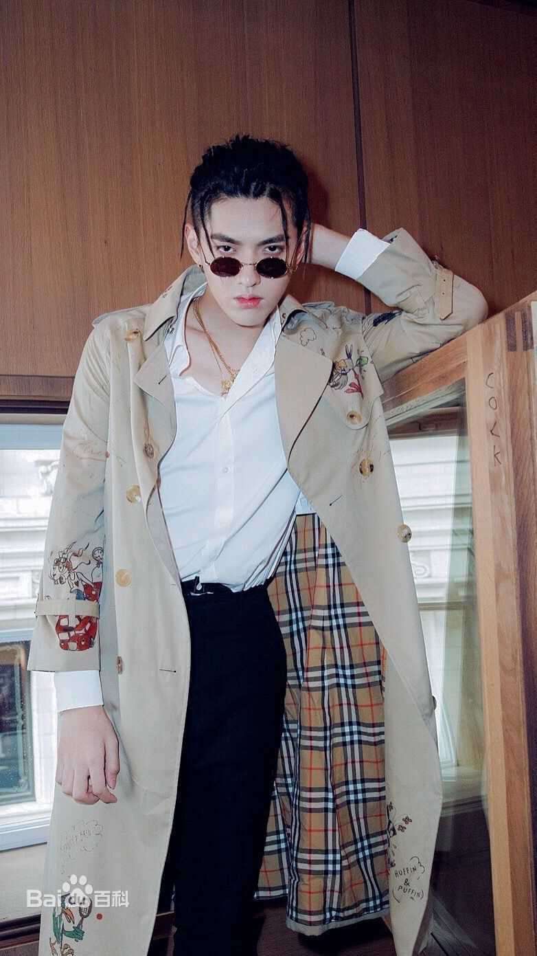 吴亦凡(KRIS)形象代言素颜照相册