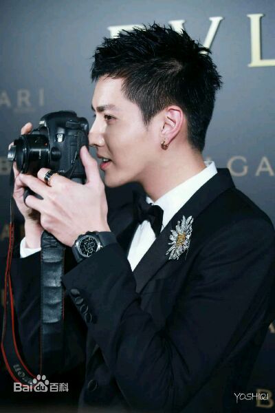 吴亦凡(KRIS)形象代言素颜照相册