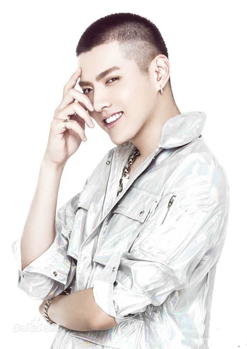 吴亦凡(KRIS)形象代言素颜照相册