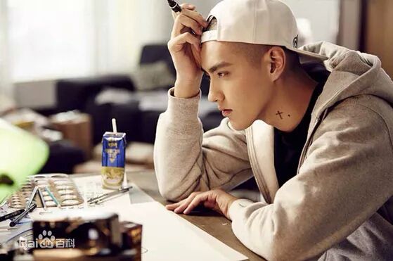 吴亦凡(KRIS)形象代言素颜照相册