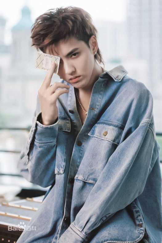 吴亦凡(KRIS)形象代言素颜照相册
