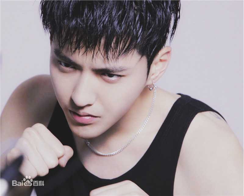 吴亦凡(KRIS)形象代言素颜照相册