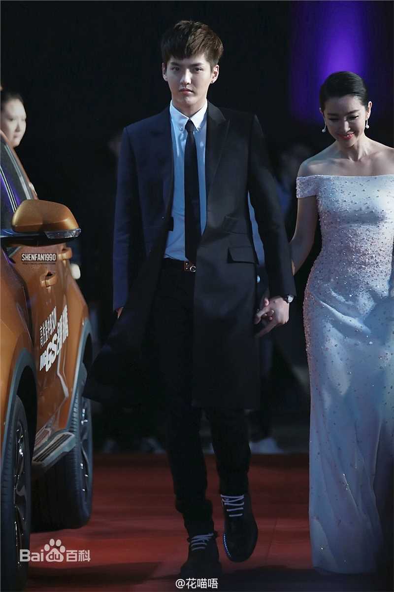 吴亦凡(KRIS)颁奖典礼素颜照相册