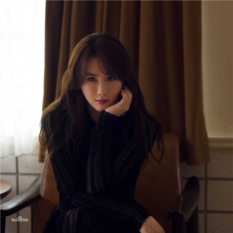 最新孟瑶(NatalieYaoMeng)在单曲《董先生》中的壁纸