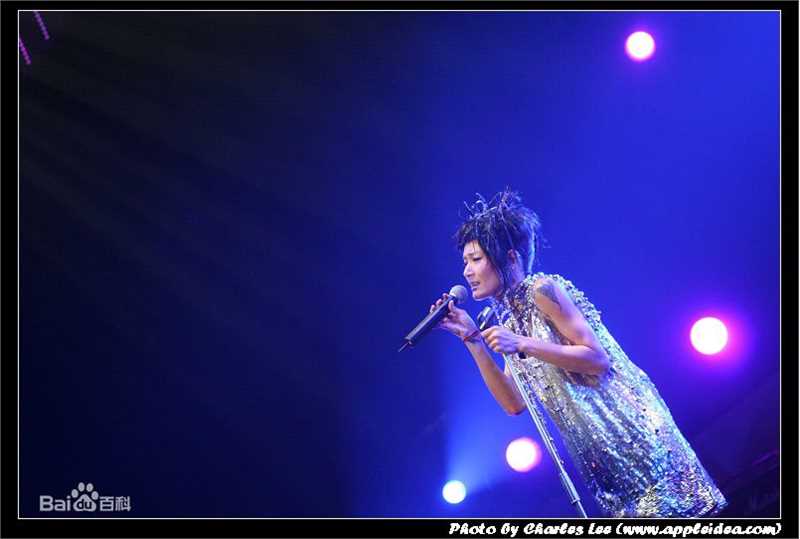 卢巧音(Candy Lo)演出照素颜照壁纸