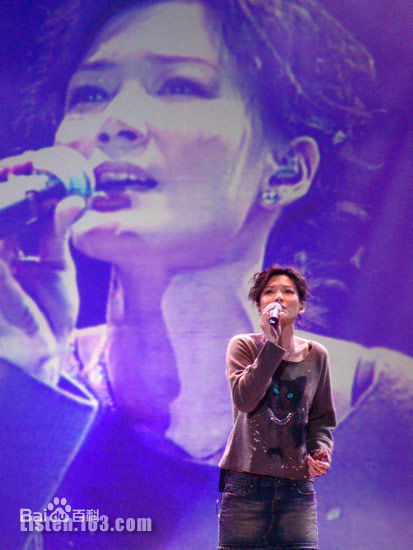 卢巧音(Candy Lo)演出照素颜照壁纸