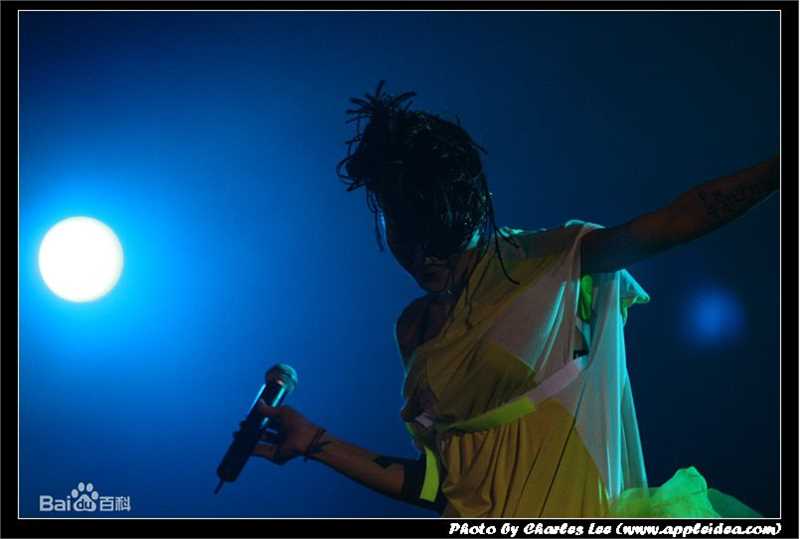 卢巧音(Candy Lo)演出照素颜照壁纸