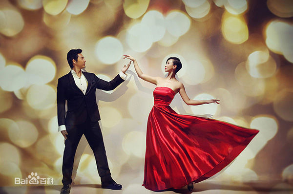 翁虹(Ewong ，Yvonne Yung Hung)前后照片