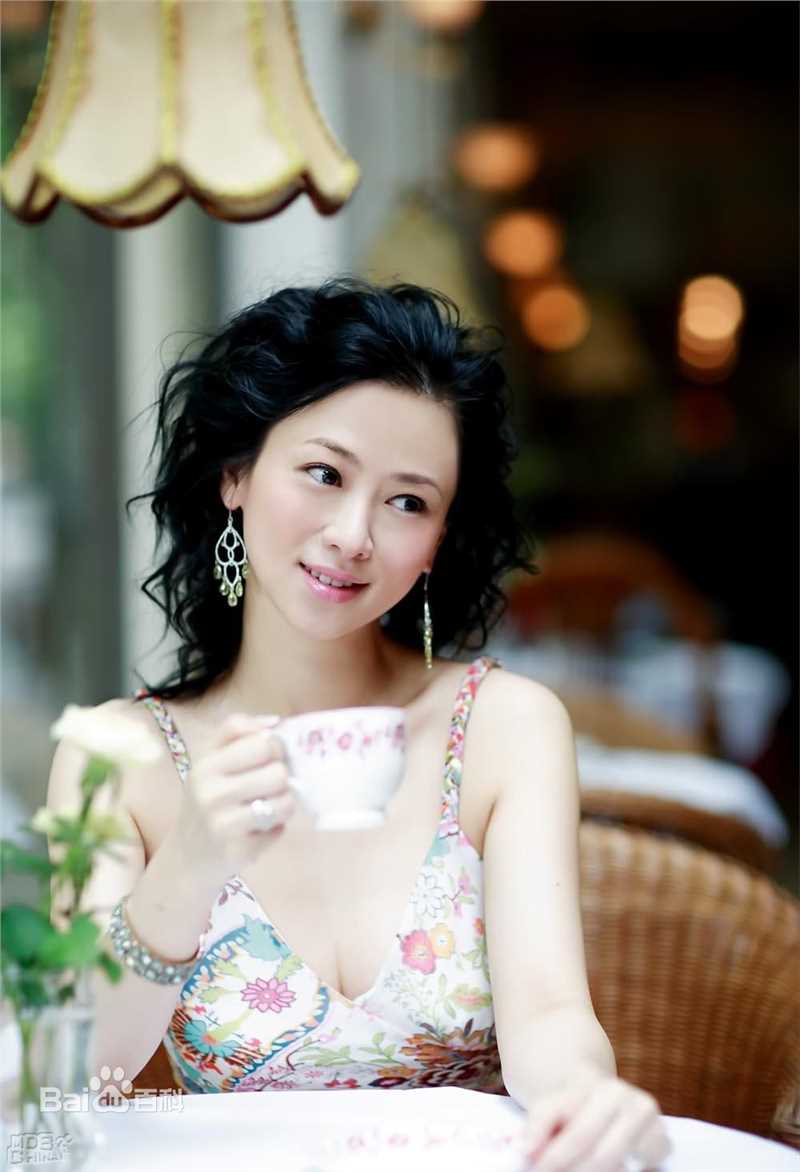 翁虹(Ewong ，Yvonne Yung Hung)前后照片