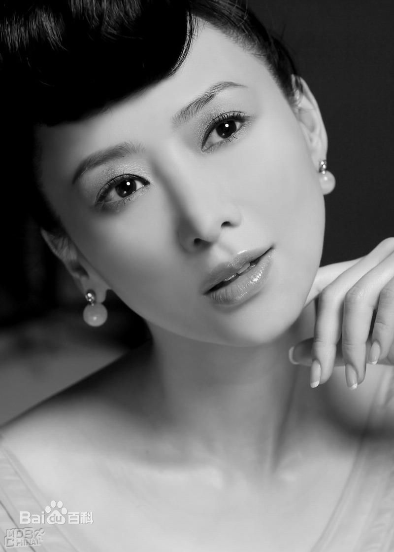 翁虹(Ewong ，Yvonne Yung Hung)前后照片