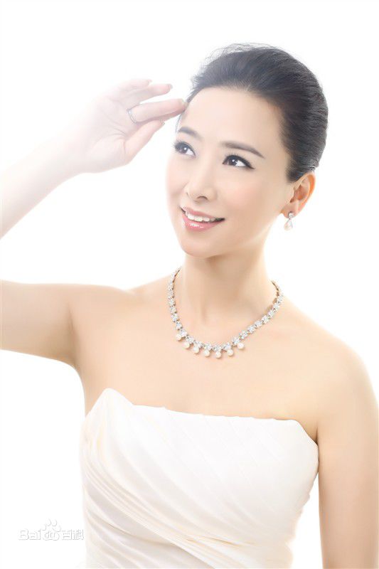 翁虹(Ewong ，Yvonne Yung Hung)慈善图片图册