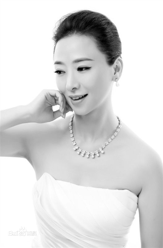 翁虹(Ewong ，Yvonne Yung Hung)慈善图片图册