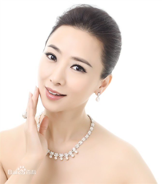 翁虹(Ewong ，Yvonne Yung Hung)慈善图片图册