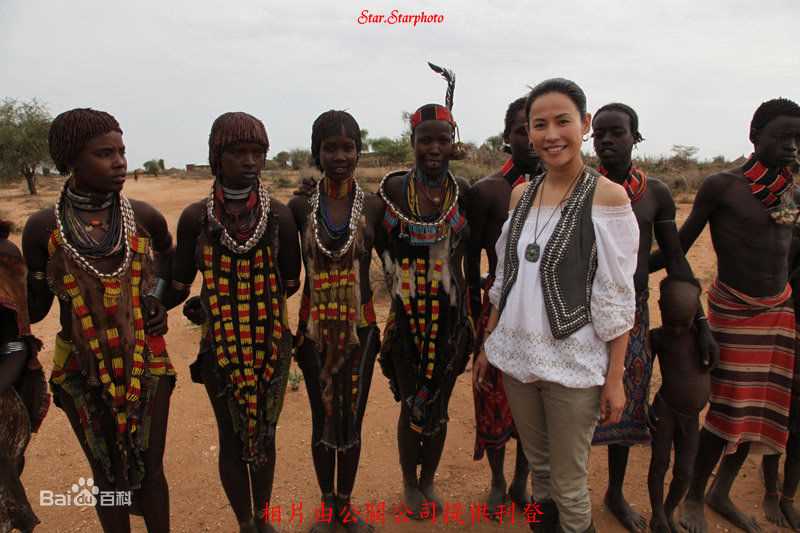 最新宣萱(Jessica Hester Hsuan)在2009年主持《活着》节目中的壁纸