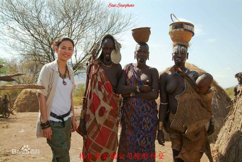 最新宣萱(Jessica Hester Hsuan)在2009年主持《活着》节目中的壁纸