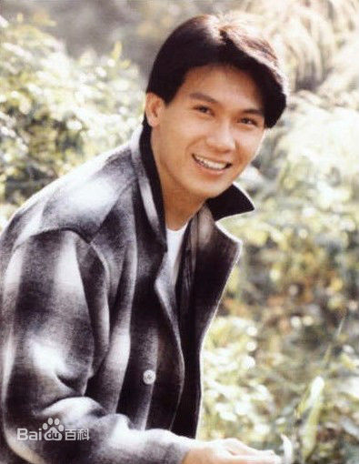 甄志强(YAN CHIKEUNG)生活照