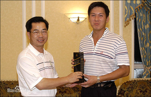 甄志强(YAN CHIKEUNG)生活照前后照片