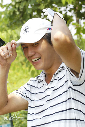 甄志强(YAN CHIKEUNG)生活照前后照片