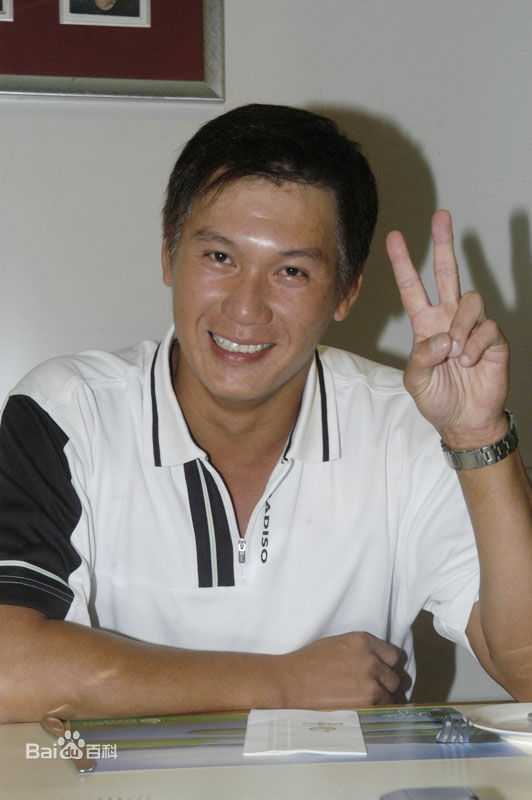 甄志强(YAN CHIKEUNG)生活照前后照片