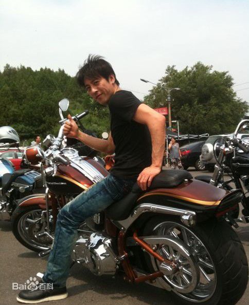 吕颂贤(Jackie Lui)生活照壁纸壁纸