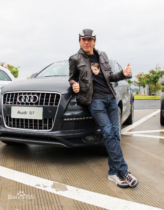 吕颂贤(Jackie Lui)生活照壁纸壁纸