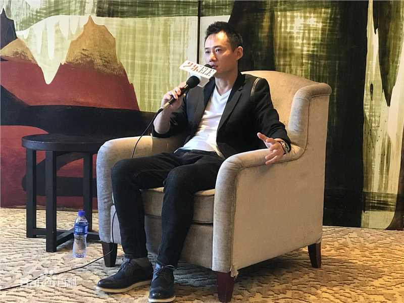 刘国楠拍摄现场和工作图片素颜照相册