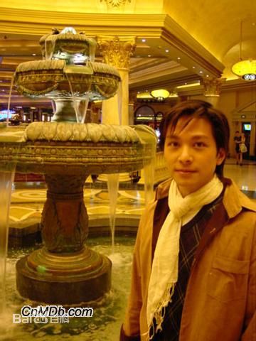 邓一君(John Tang)活动照前后照片