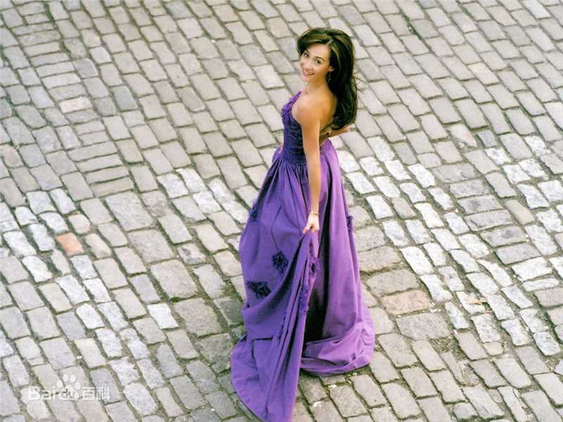 李美琪(Margaret Denise Quigley；Ly M  K （越南文）)前后照片