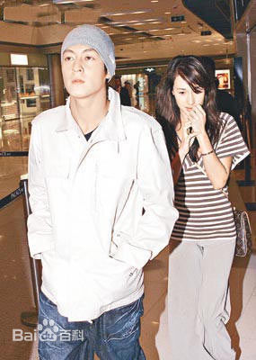 李美琪(Margaret Denise Quigley；Ly M  K （越南文）)麦琪Q的合影前后照片