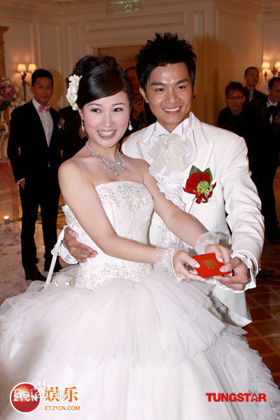 吴家乐(CARLONG)出席活动照素颜照相册